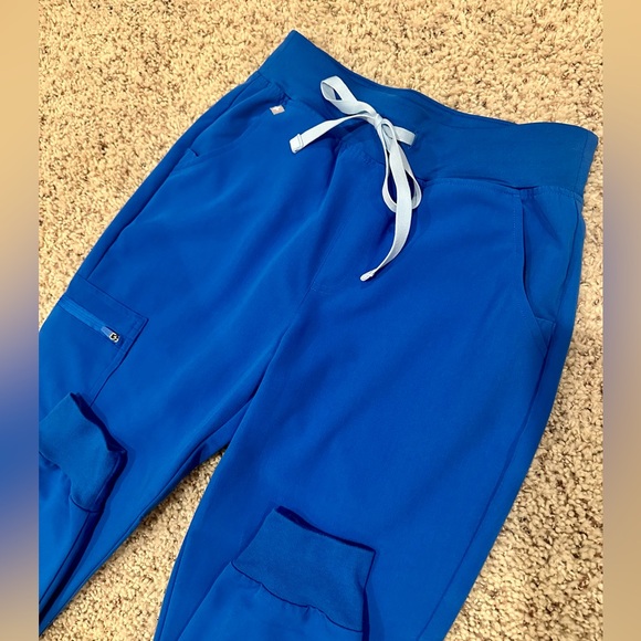 FIGS High Waisted Zamora Joggers - Picture 2 of 8